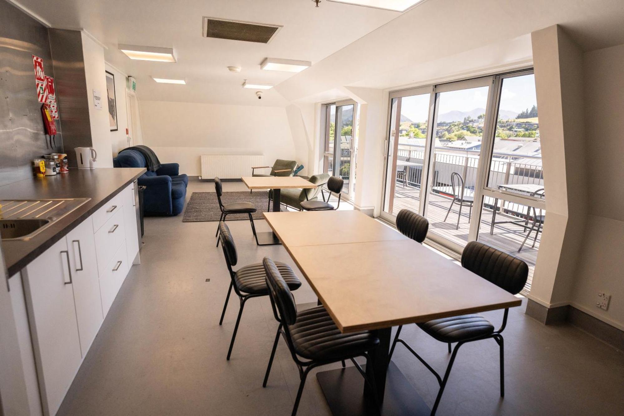 The Brownston Hostel Wanaka Exteriör bild