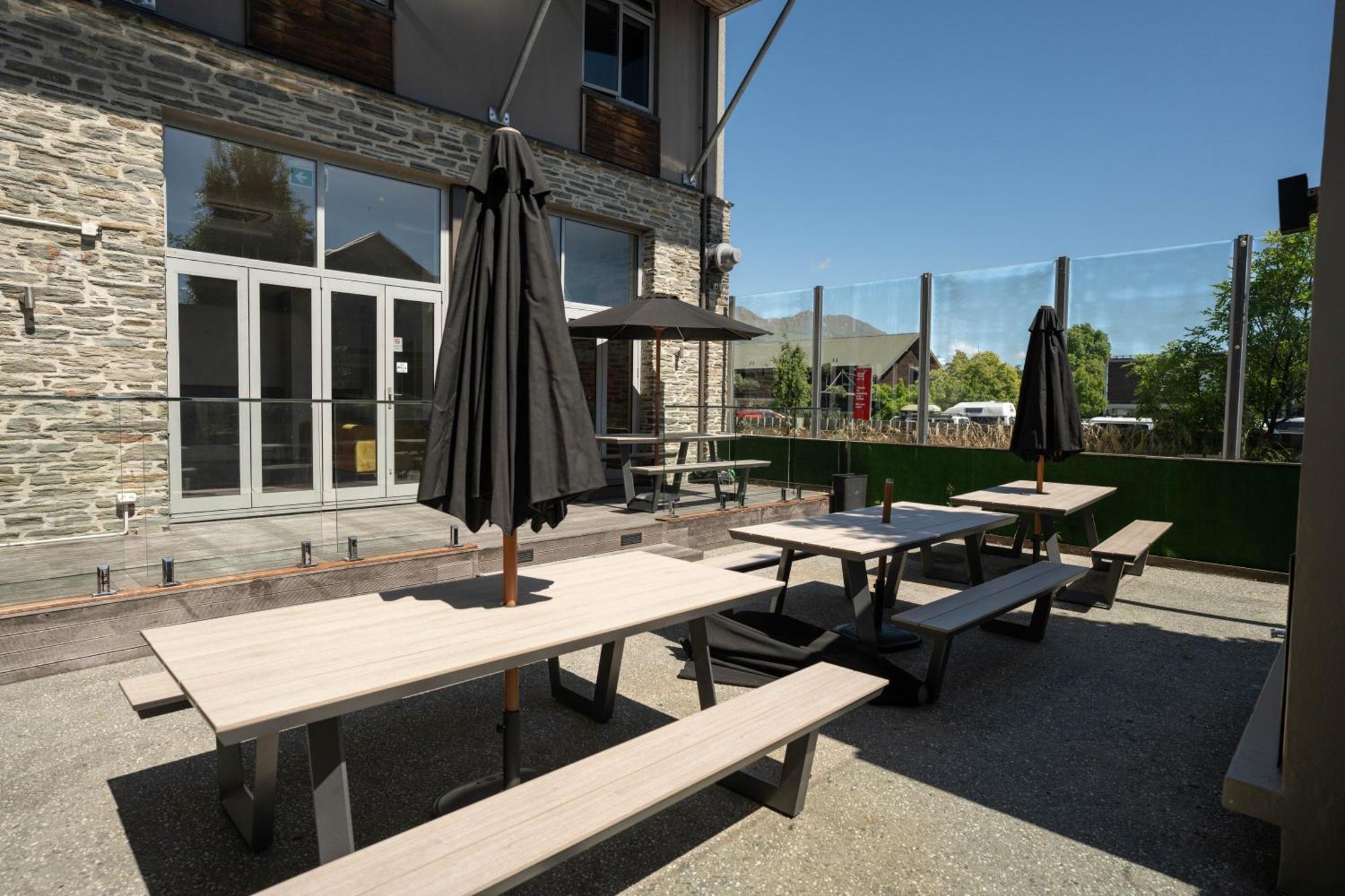 The Brownston Hostel Wanaka Exteriör bild